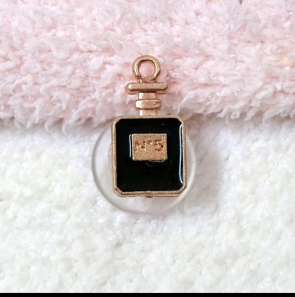 Diamond and Chanel Crocs jibbitz, Women's Fashion, Jewelry & Organisers