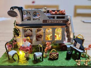 【精選禮物】DIY 雙層巴士咖啡店小屋模型/袖珍屋/娃娃屋 DIY Double-Decker Coffee Bus Dollhouse