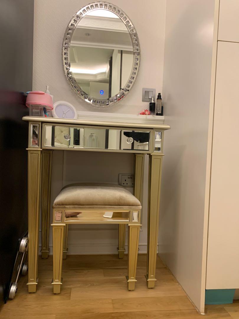 Dressing table (Category: Tables & Sets) located in Singapore. Submitted by pinkguigui (Listing ID 1149909822, Image 3). Description: Classic design Dressing Table and Chair.
