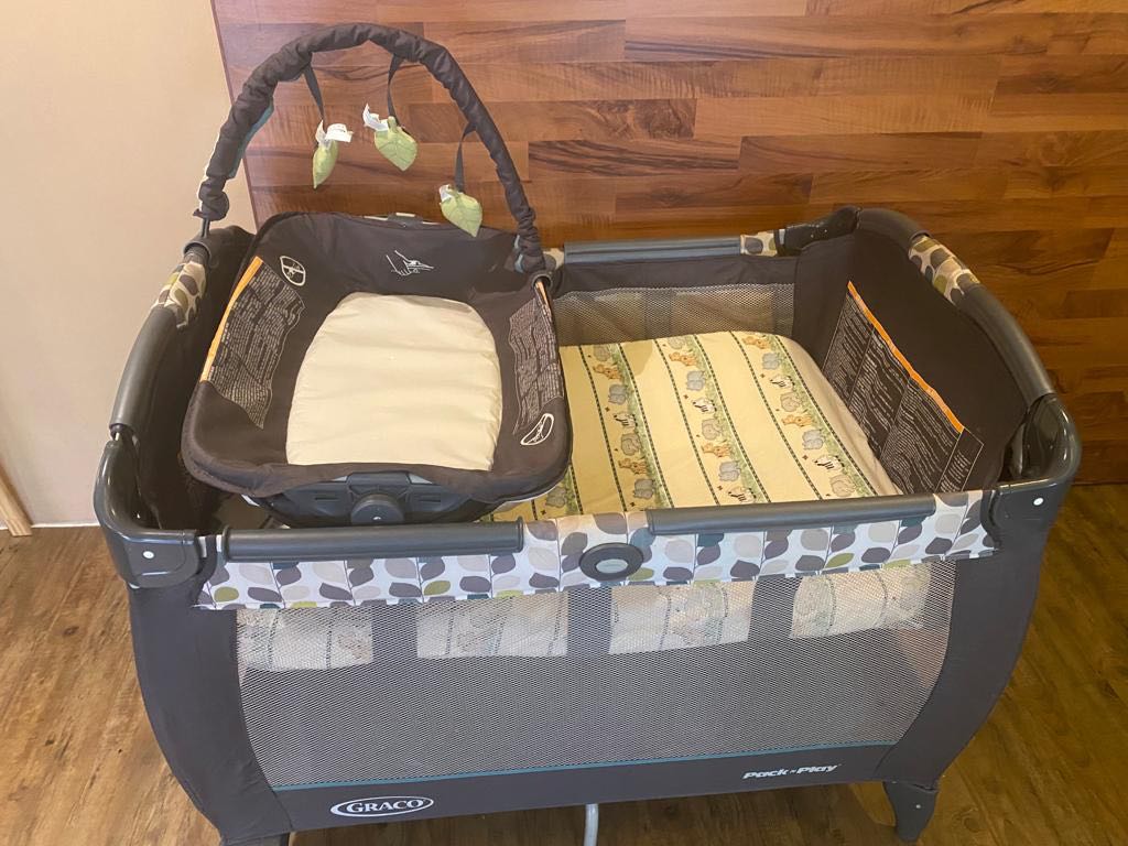 Graco Pack N Play With Reversible Napper & Changer Playpen, Babies