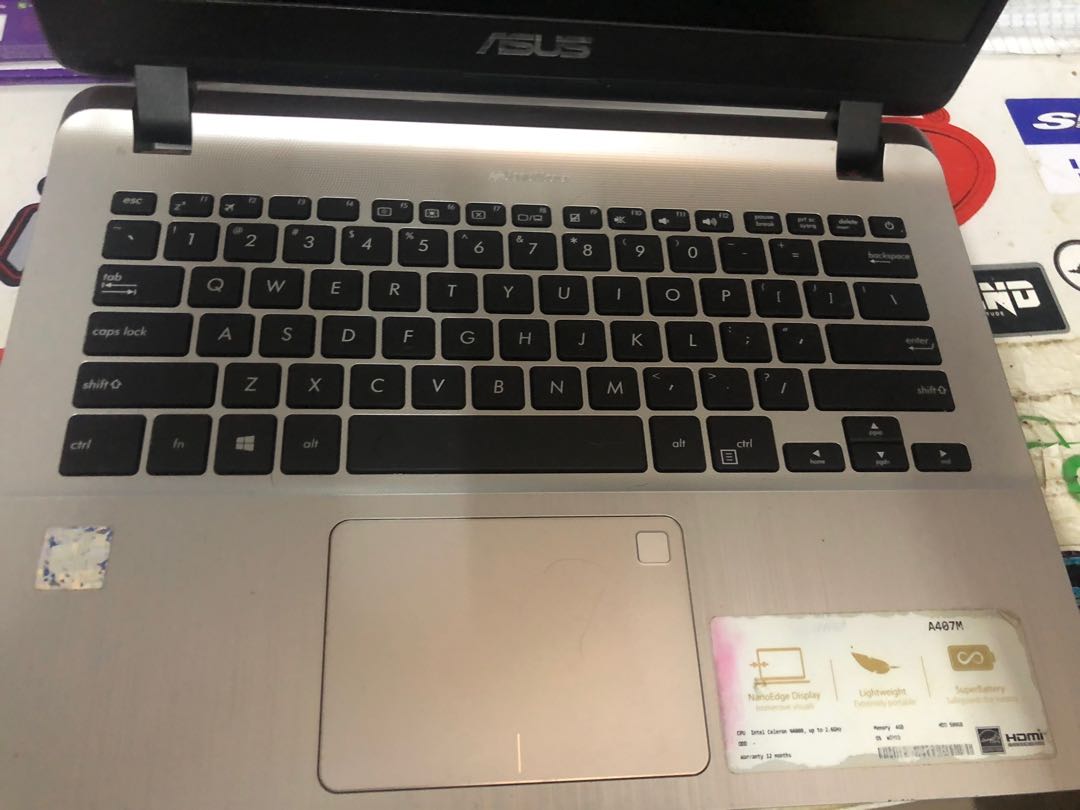 Laptop Asus Vivobook A407m