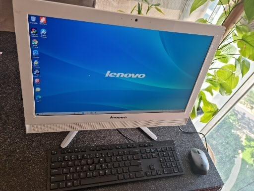 Lenovo i3 All-in-One Desktop C460 model 10149