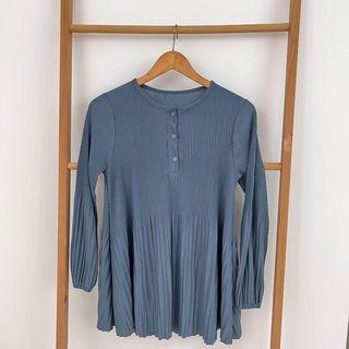 Mayfifth Pleated button top
