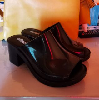 (Category: ) located in . Submitted by closet26 (Listing ID 1149806588, Image 1). Description: .