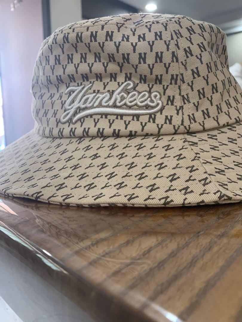 mlb hat (Category: Hats & Beanies) located in Singapore. Submitted by kuploop (Listing ID 1149846608, Image 3). Description: selling out fast !! get it as soon as possible different colour ways offered ! pm me for more cheaper than all the other sellers in carousell !! while stocks lasts .