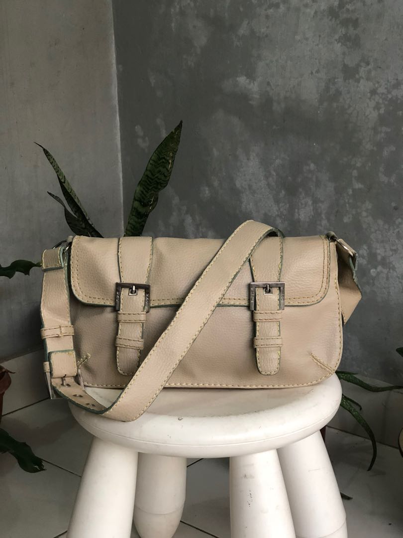 Mng sling 2025 bag