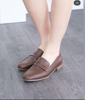 韓國製❤️❤️Mocha Coffe loafers 紳士鞋☺️ 原價$358 PU人造皮 全新 xoxoseoul WWhitetale serco mormor