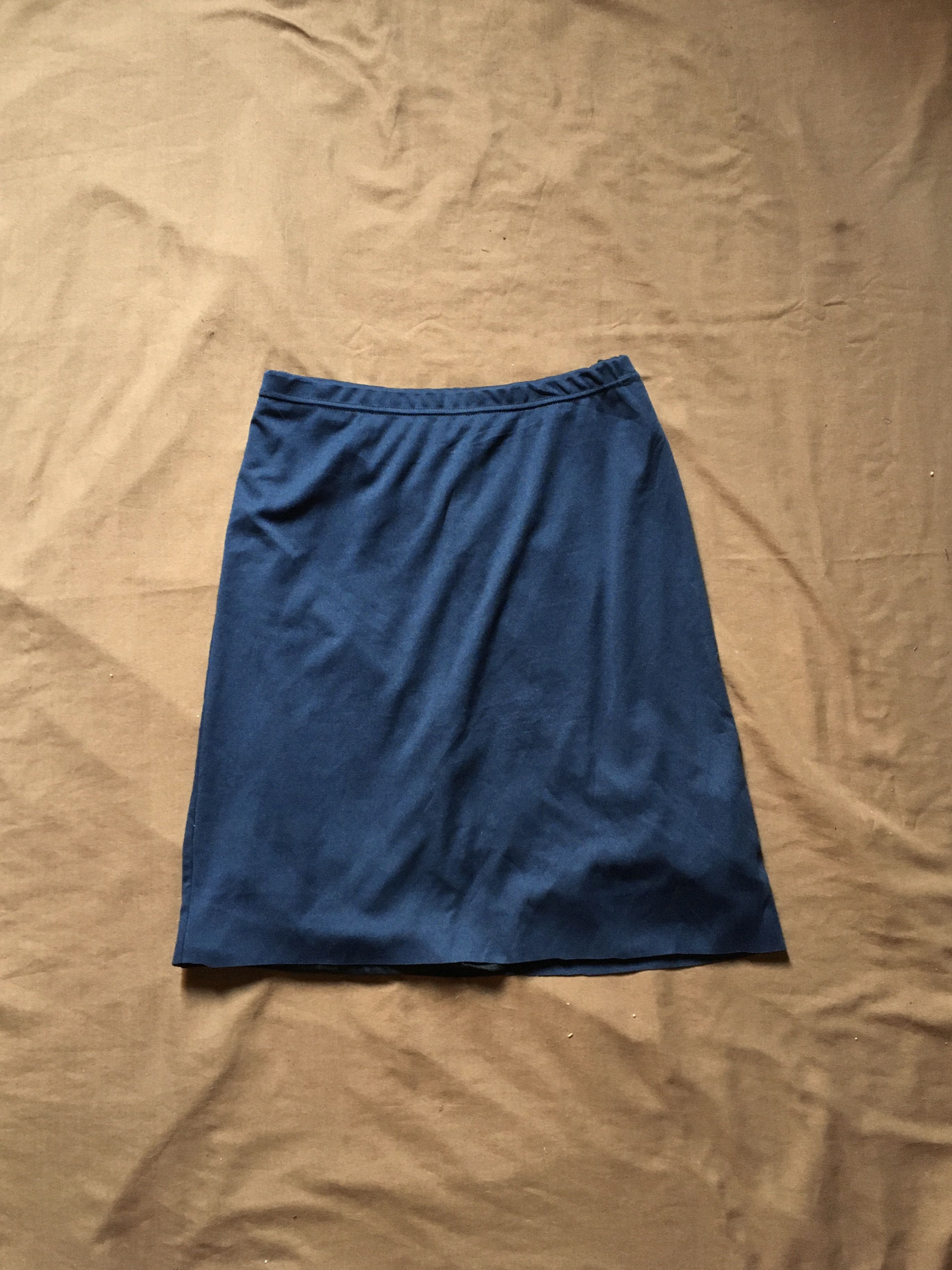 navy blue skirt, Women's Fashion, Bottoms, Skirts on Carousell