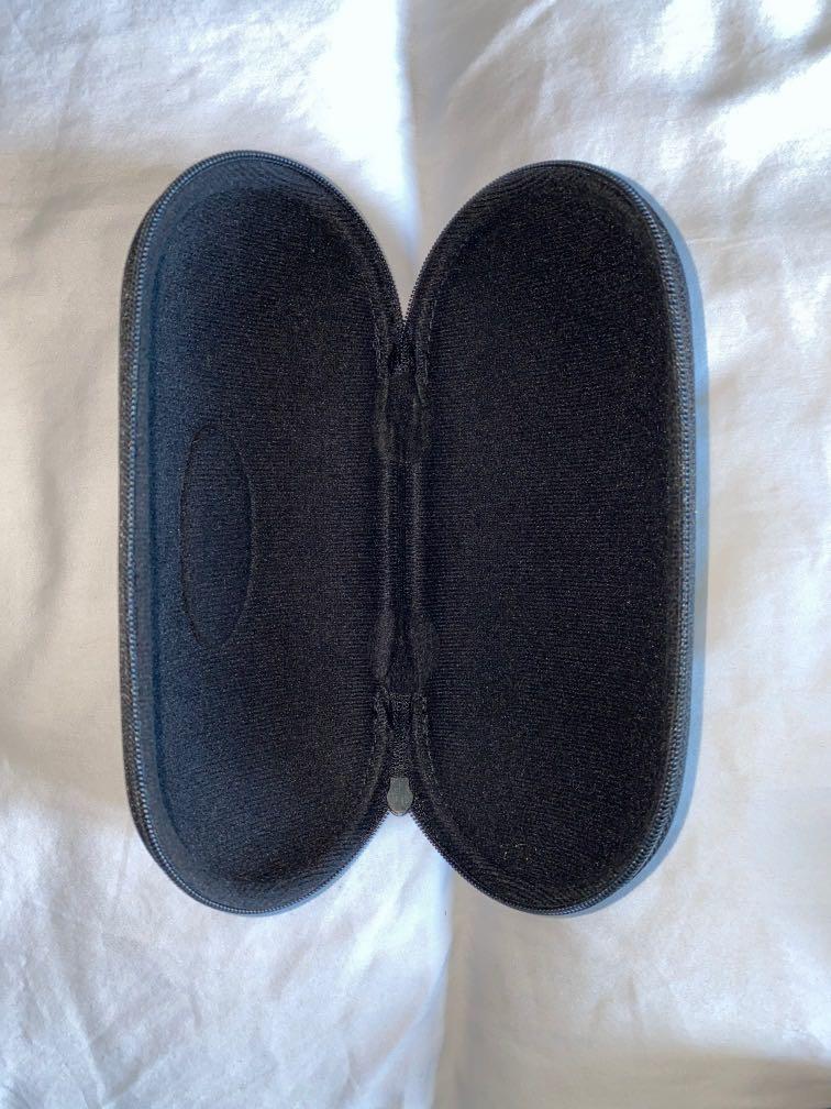 Oakley vault sale sunglass case