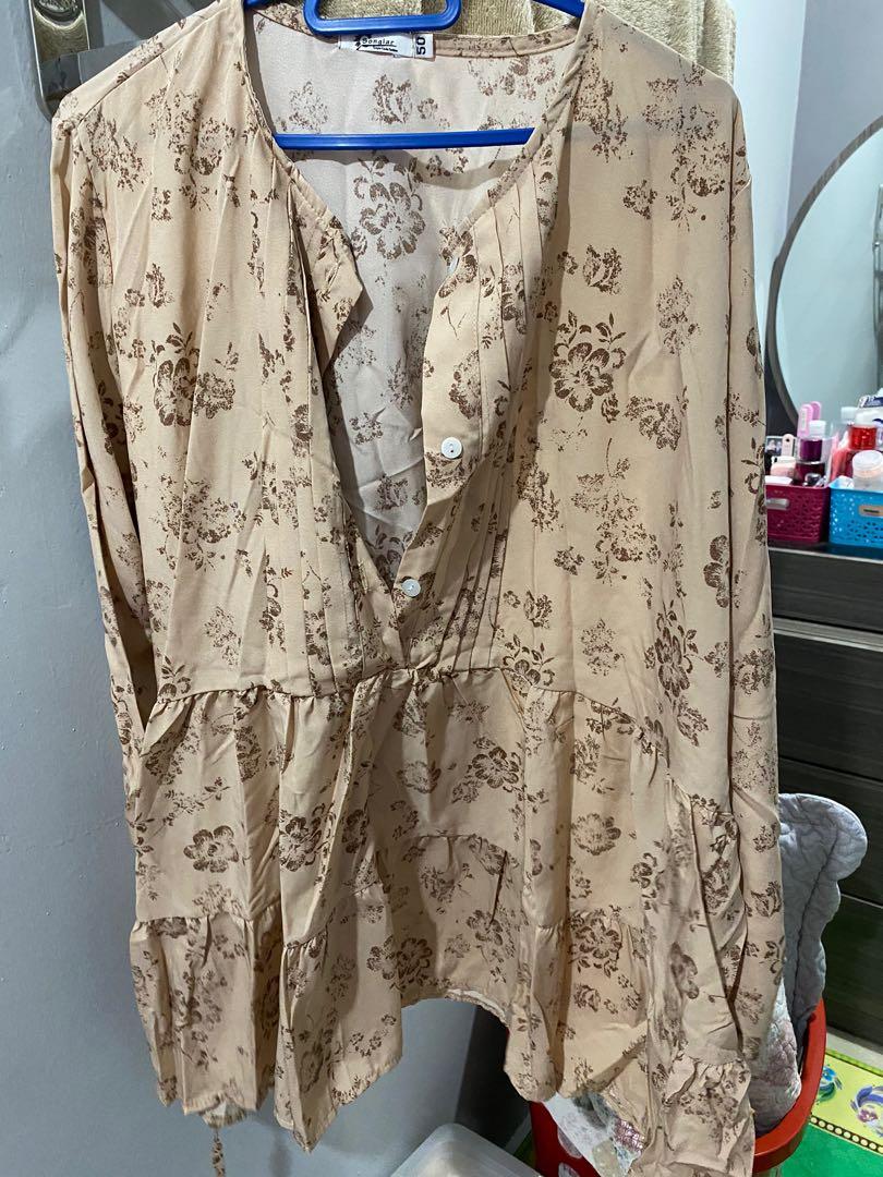 Plusize blouse (Category: Tops) located in Kuala Lumpur. Submitted by anisraf (Listing ID 1149988155, Image 2). Description: Bahu 16 Pit 48 Labuh blouse 29 Size 50 Ada tali untuk ikat.