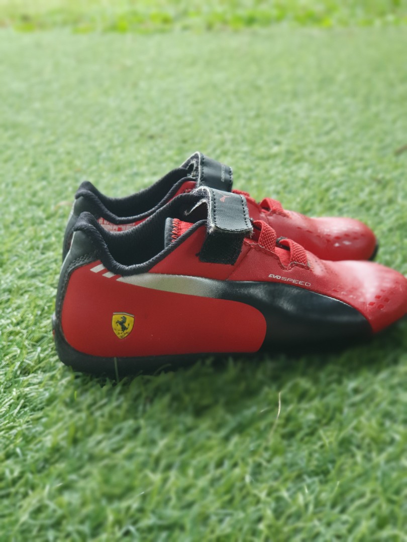 ferrari cleats