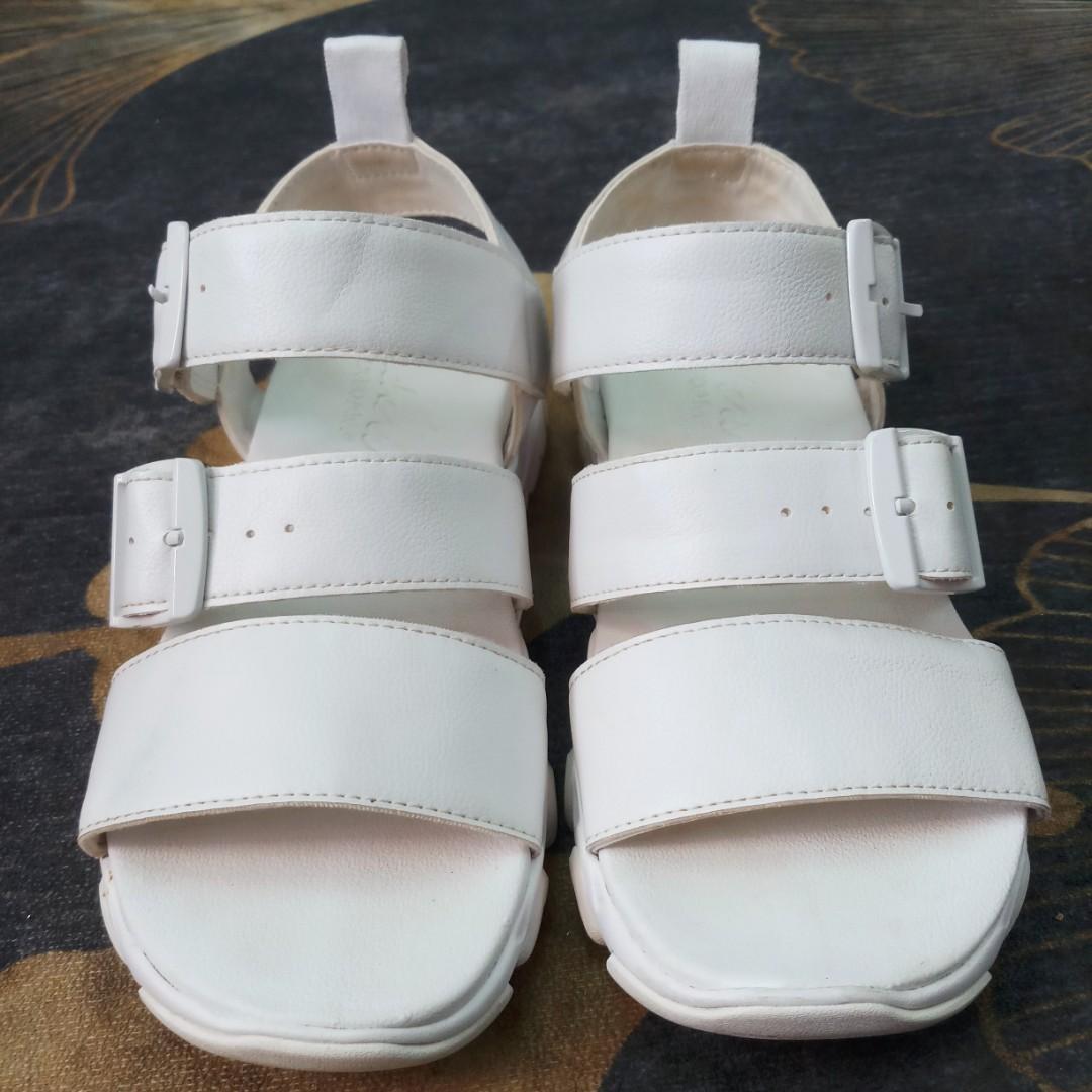 Skechers Yoga Foam White Sandals