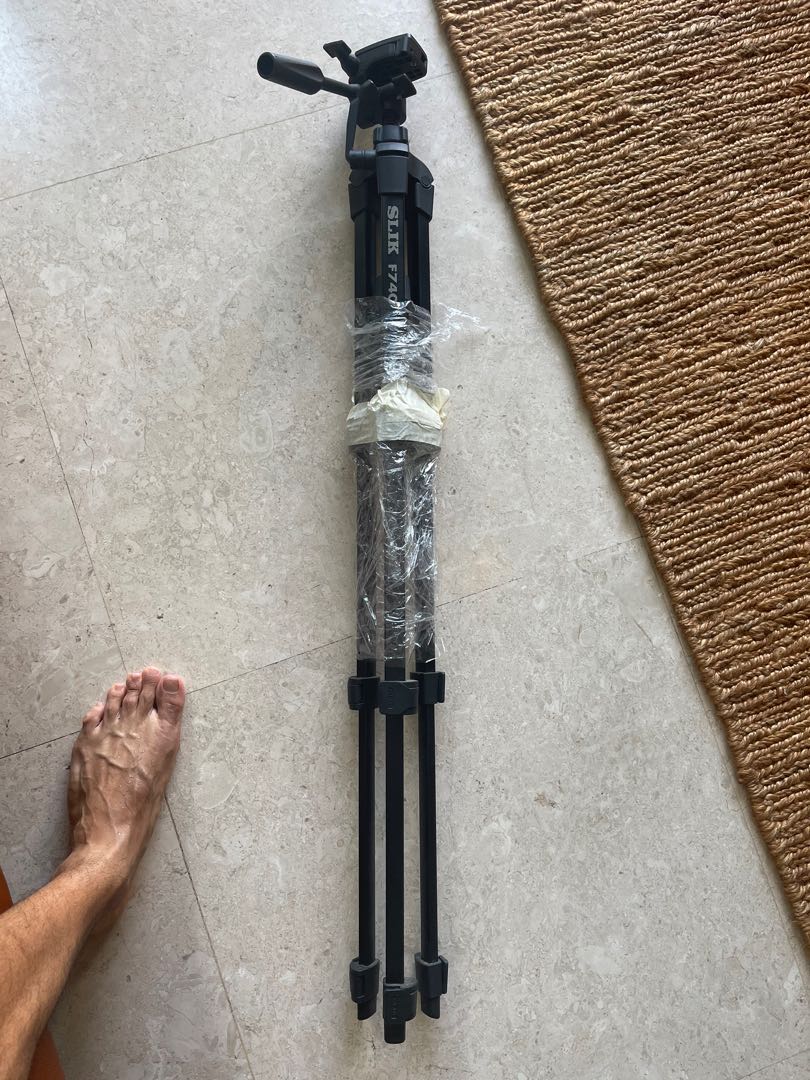 SLIK F740 camera tripod, Photography, Photography Accessories, Tripods