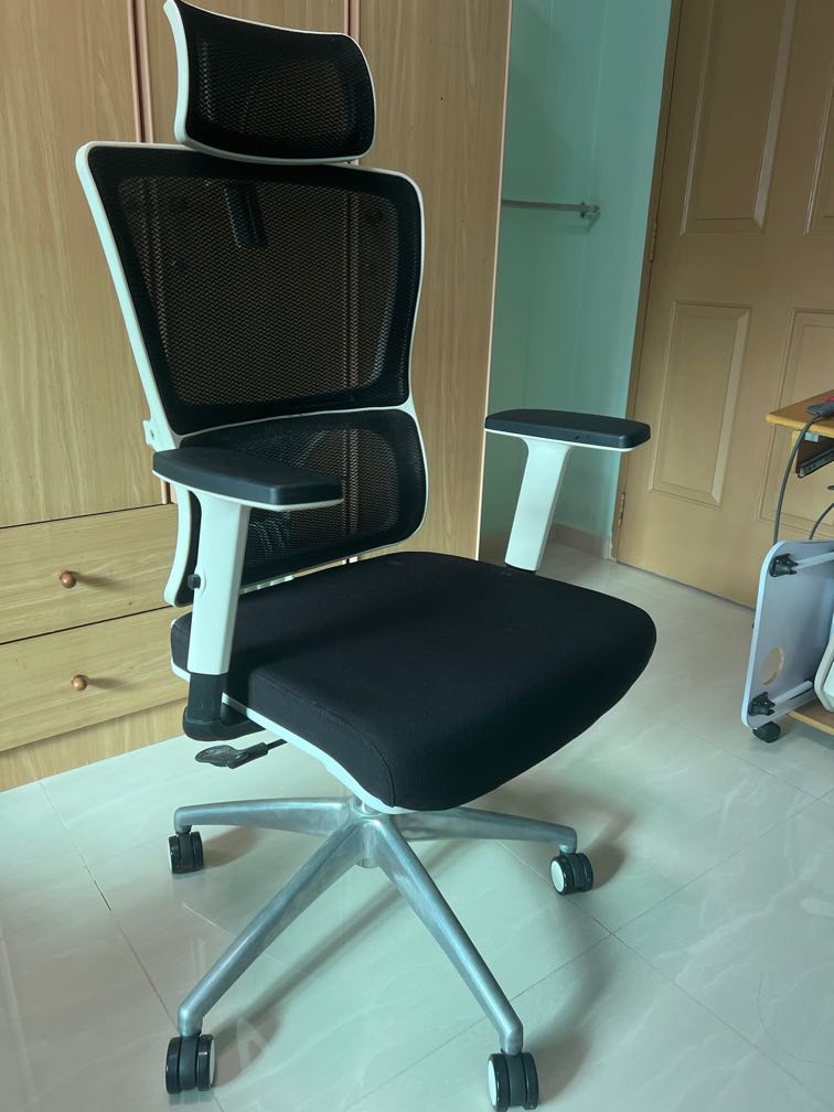 UMD ergonomic office chair, Furniture & Home Living, Furniture, Chairs ...
