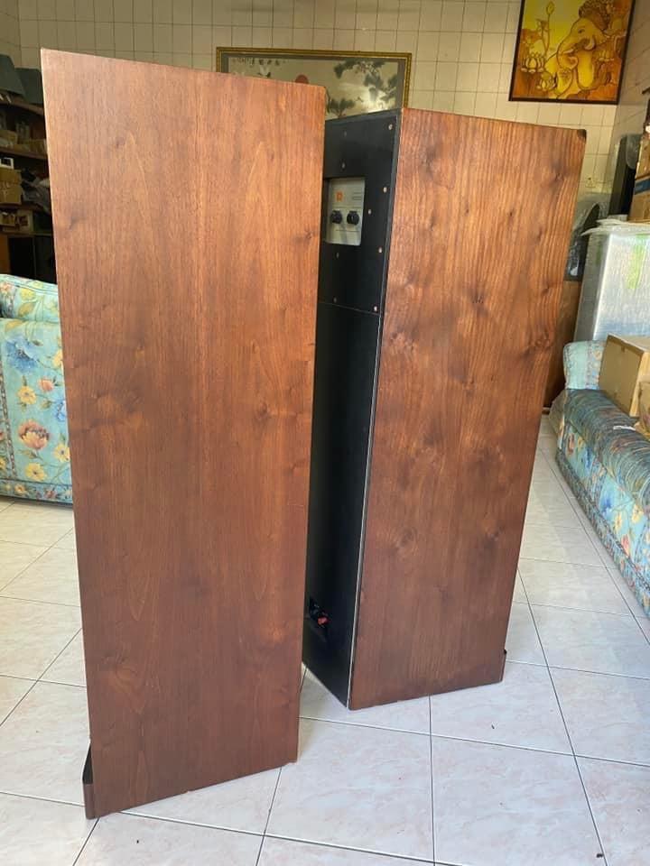 Vintage JBL L222 speakers