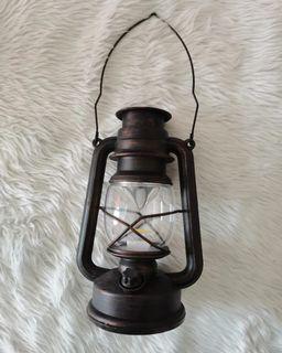 Vintage lamp decor