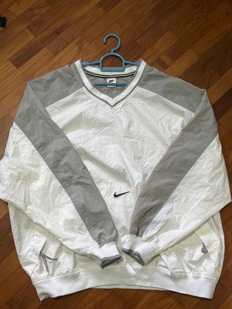 provocar imitar Separación Vintage Nike V-Neck Windbreaker, Men's Fashion, Coats, Jackets and  Outerwear on Carousell