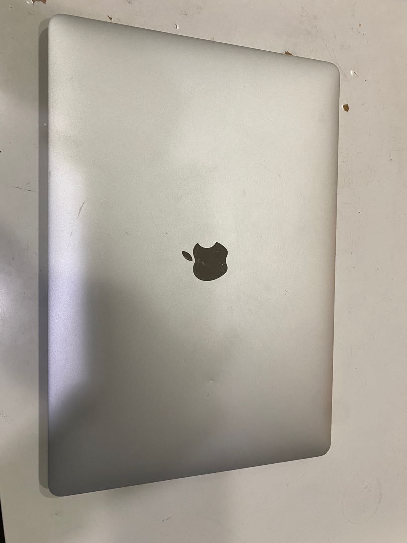 2016 MacBook Pro 15” 獨顯銀色i7/8G/512G, 電腦及科技產品, 桌上電腦