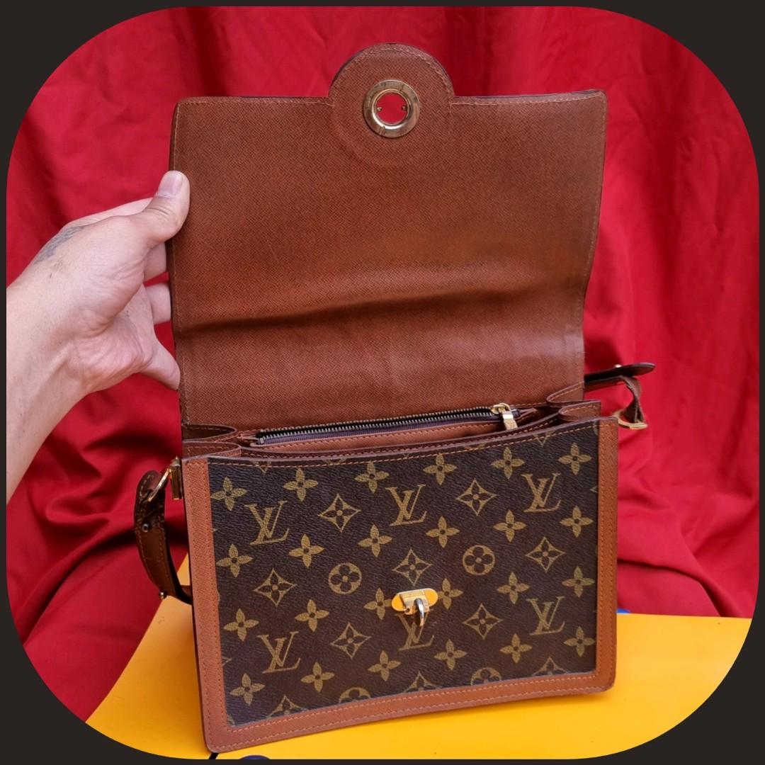 🛑90's Vintage Louis Vuitton Raspail Monogram Flap Shoulder Bag