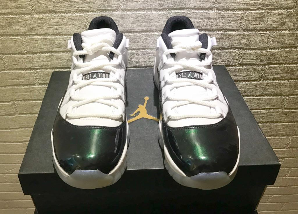 全新未著Nike Air Jordan 11 Retro Low Emerald Rise AJ11 Retro Low US9.5, 男裝, 鞋,  波鞋- Carousell