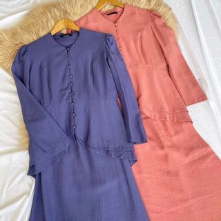 (Category: ) located in . Submitted by fizascloset (Listing ID 1083936704, Image 1). Description: .