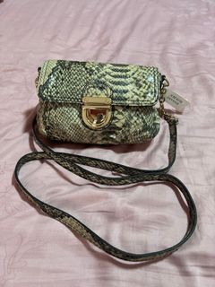 (Category: ) located in . Submitted by valuesale (Listing ID 1146570660, Image 1). Description: .