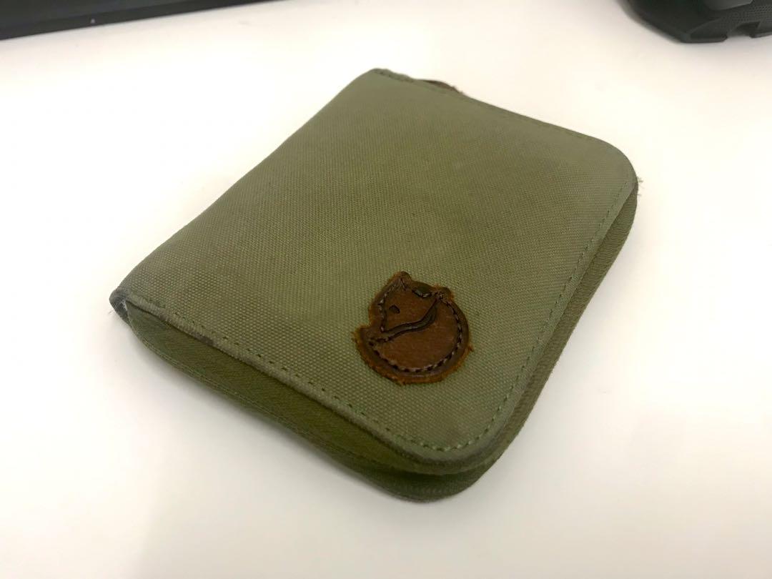 Fjallraven Zip Wallet Olive Green, Men's Fashion, Watches & Accessories