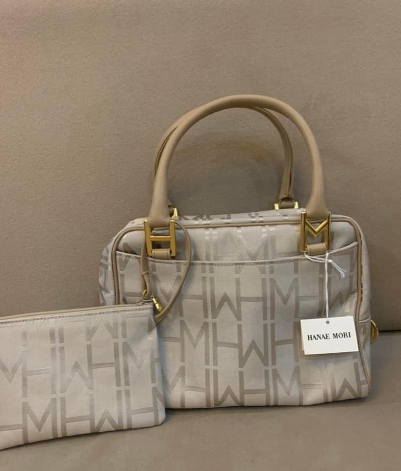Hanae Mori Monogram Handbag w/ Pouch (Category: Luxury Bags & Wallets) located in Paranaque City. Submitted by katlouieleandicho (Listing ID 1146671477, Image 1). Description: Brand new 💯Authentic #Hanae Mori Monogram Handbag w/ Pouch Made in Japan Price : P2K.