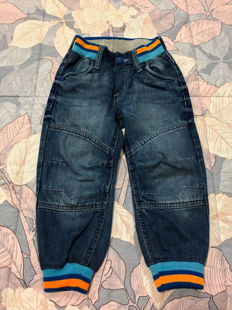 H&M Denim Loose Pull-on Pants (Category: Babies & Kids Fashion) located in Mandaluyong City. Submitted by kathe_a (Listing ID 1146609068, Image 1). Description: Used once, No flaw Size 2-3y on tag, fits up to 4y slim Garterized waist .