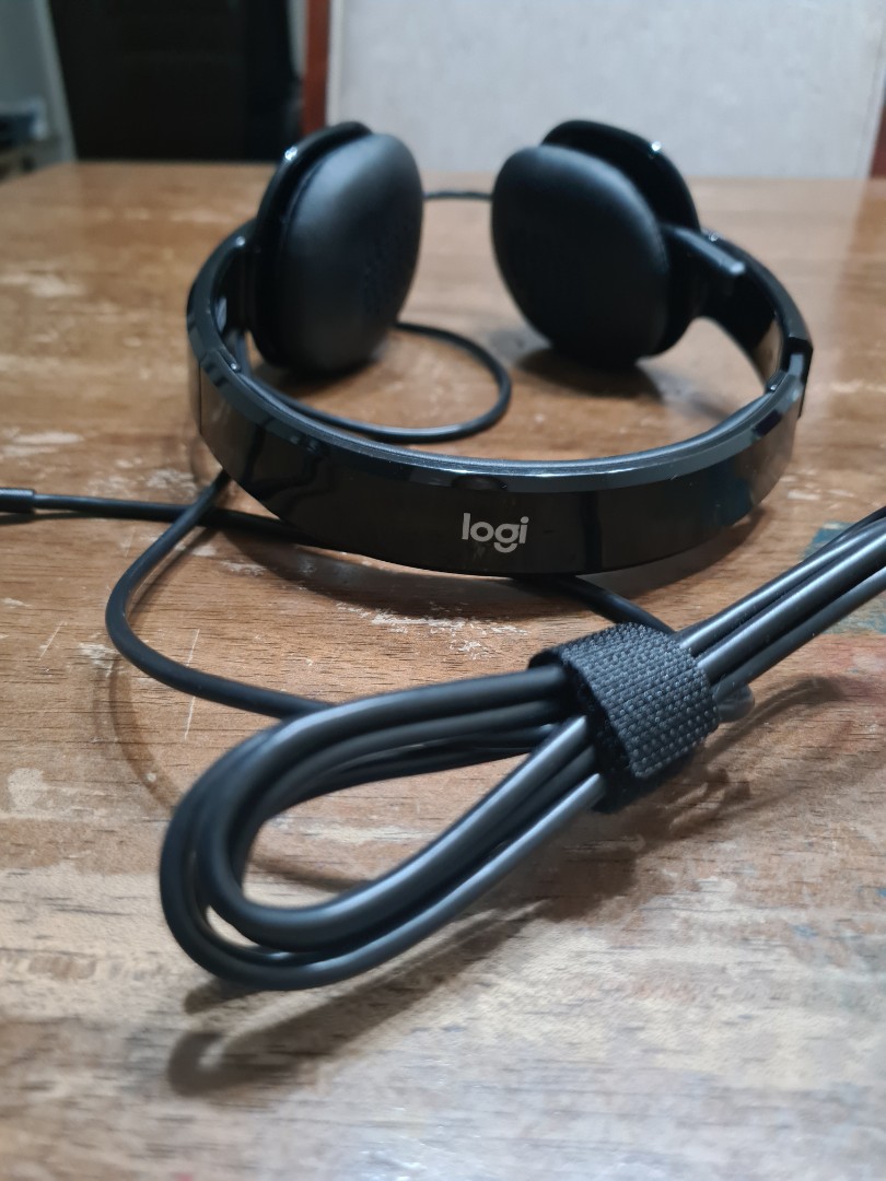 Logi Headphone, Audio, Headphones & Headsets on Carousell