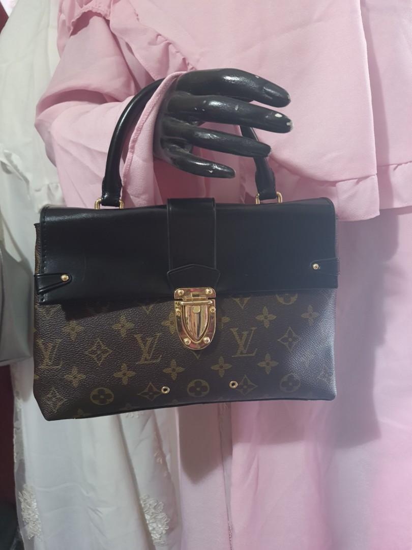 Jual Tas LV Louis Vuitton One Handle Flap Crossbody Bag M43125 Platinum di  lapak Setiawan Online