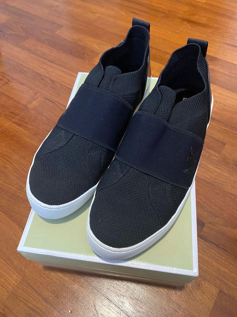 Michael kors blue discount slip on sneakers