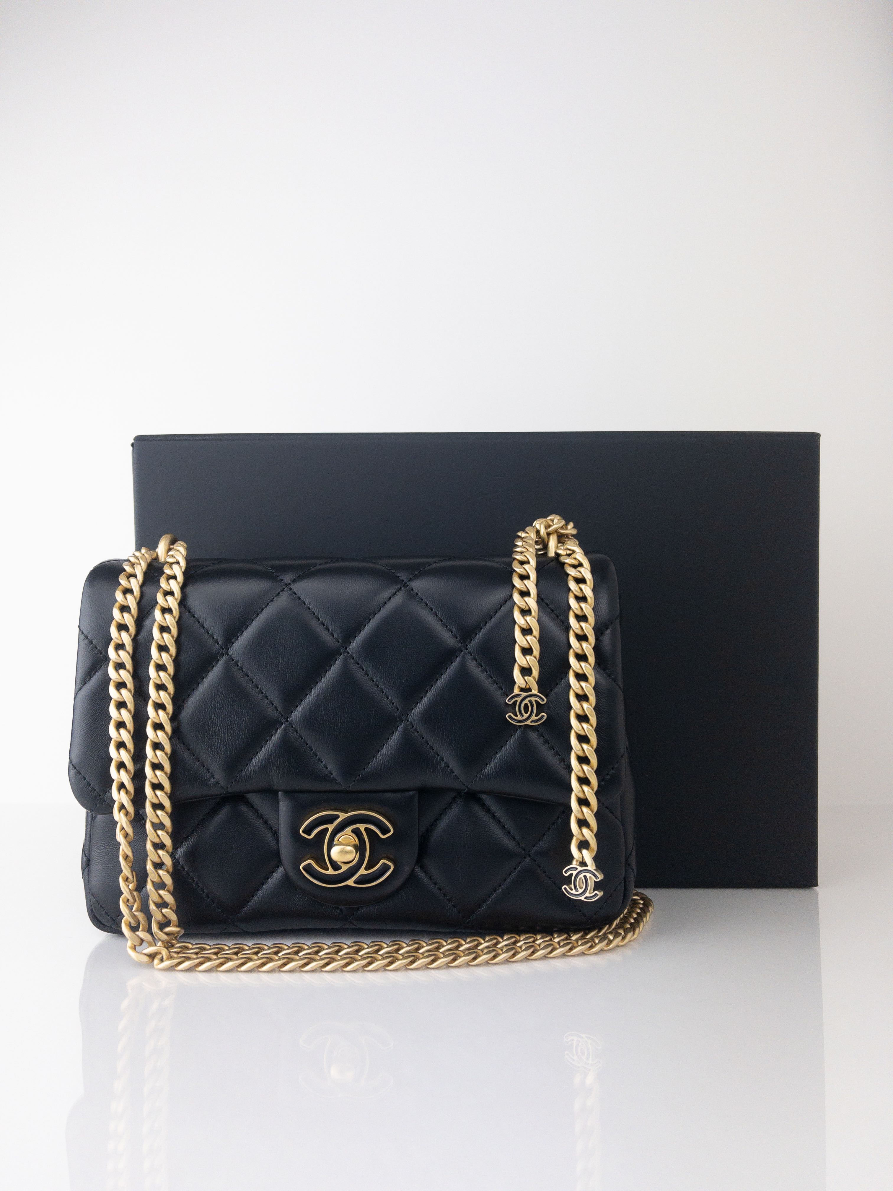 NEW CHANEL AS3114 B07634 94305 FLAP BAG (BLACK), Women
