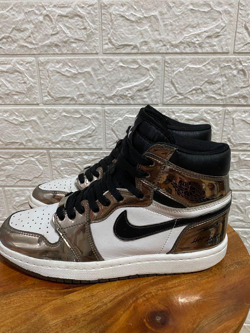 Nike Air Jordan 1 retro high Gold Toe, Fesyen Pria, Sepatu , Sneakers di  Carousell