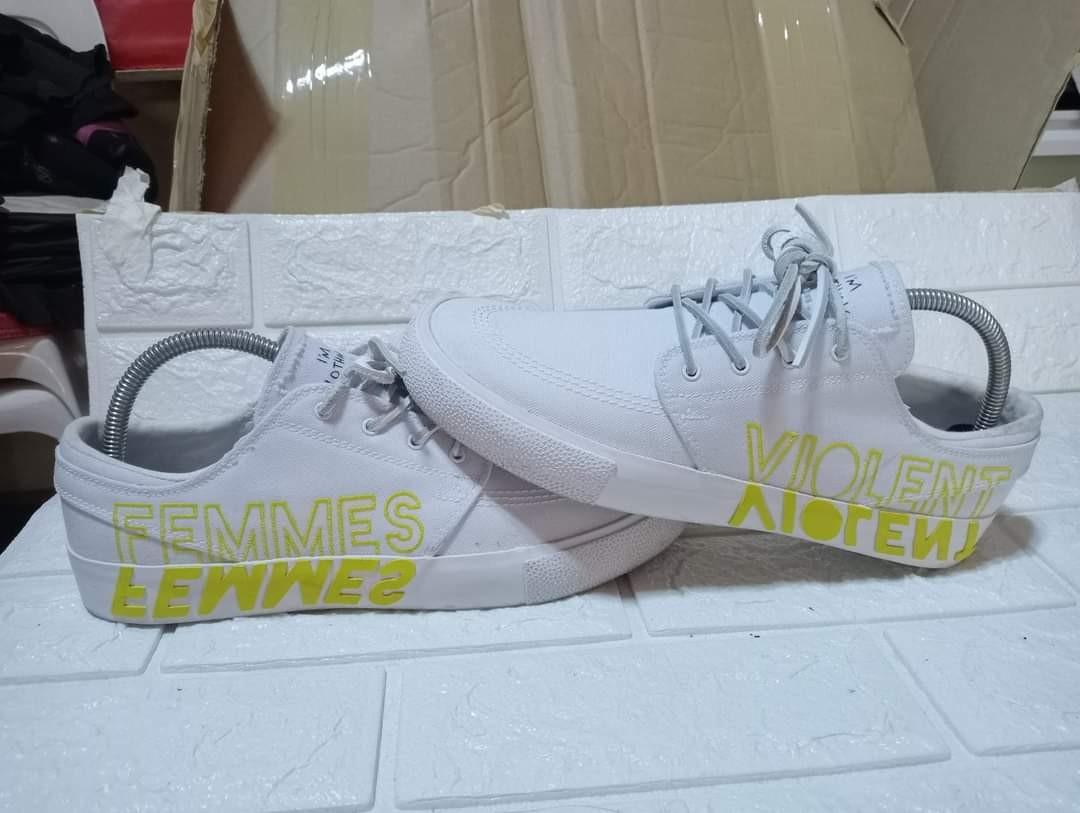 violent femmes nike sb