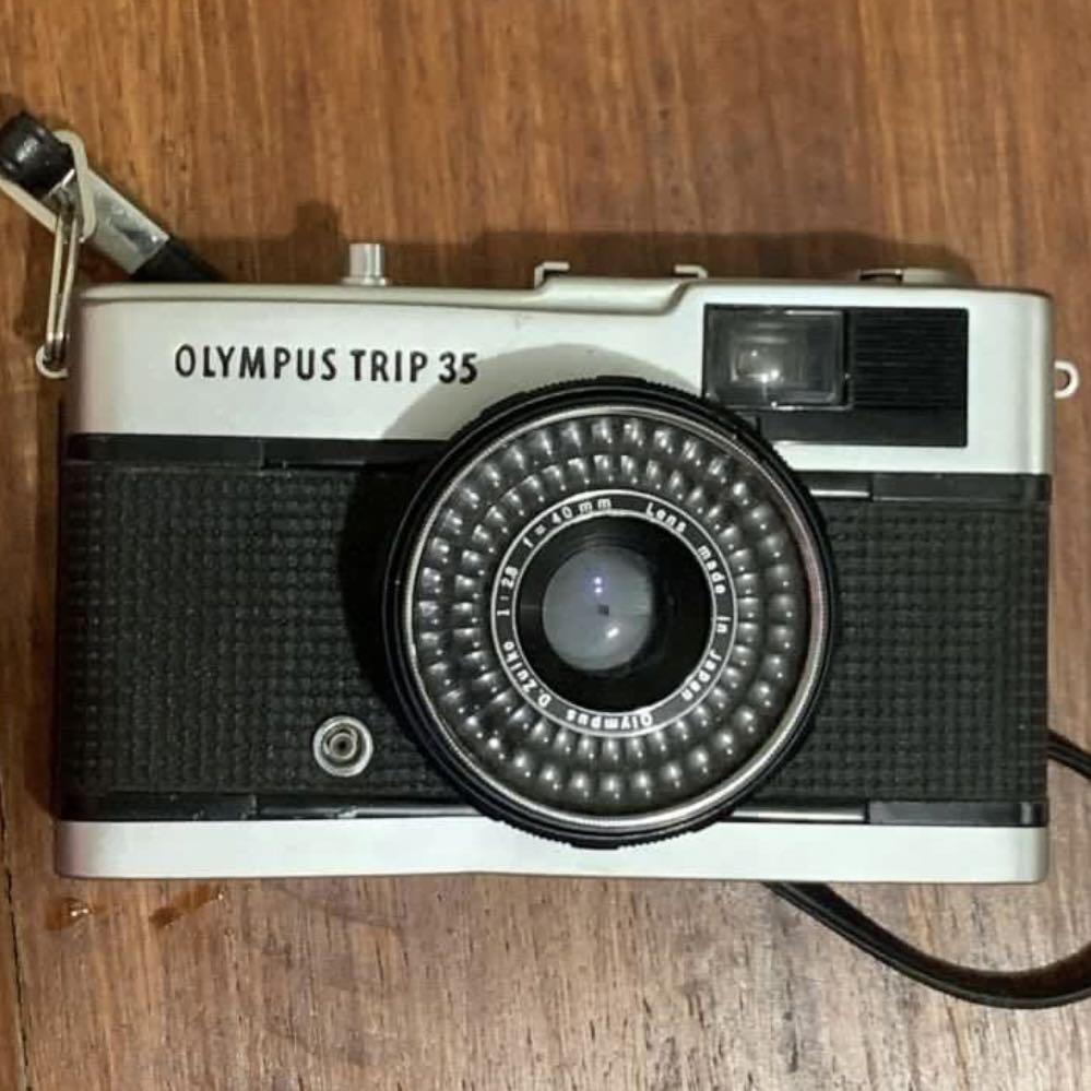 Olympus Trip 35 (Category: Cameras) located in Bacolod City. Submitted by bz.lightyear (Listing ID 1146696986, Image 1). Description: In good working condition Operates without batteries No fungus / haze Clean viewfinder and lens Working - selenium meter and red flag Uses 35 mm film INCLUSIONS: Strap Loaded with film (Kodak Pro Image 100) ❗️sample photos posted ❗️ Bought last November 2021 RFS: switching to a more compact one MOP: gcash Courier: 