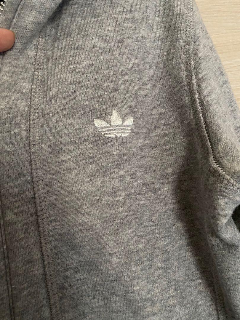 Original Adidas jacket (Category: Coats, Jackets and Outerwear) located in Makati City. Submitted by stufflookup (Listing ID 1146617112, Image 3). Description: In very good condition. Ribbing are still tight, no tarnish on the zipper, no stains or anything. Firm on price..