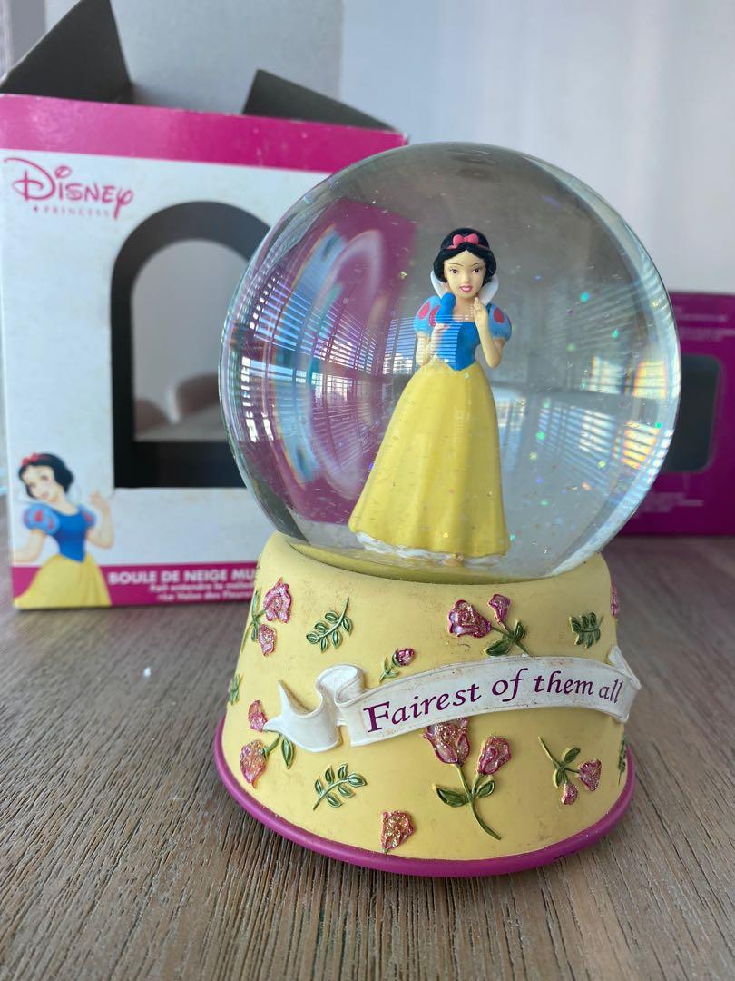 Snow White snow globe, Hobbies & Toys, Memorabilia & Collectibles