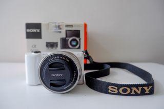 Sony Alpha a5000 White Mirrorless Digital Camera Vlogging Photography