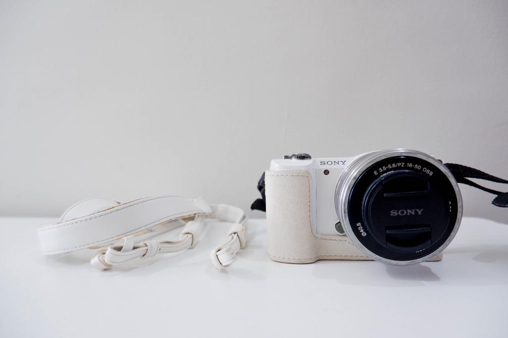 Sony Alpha a5000 White Leather Case and Strap (Category: Camera Bags & Carriers) located in Caloocan City. Submitted by thriftyswift.mnl (Listing ID 1146680612, Image 2). Description: • Used Sony a5000 white leather case and strap. • Condition 9/10 • RFS: I don’t need it anymore..