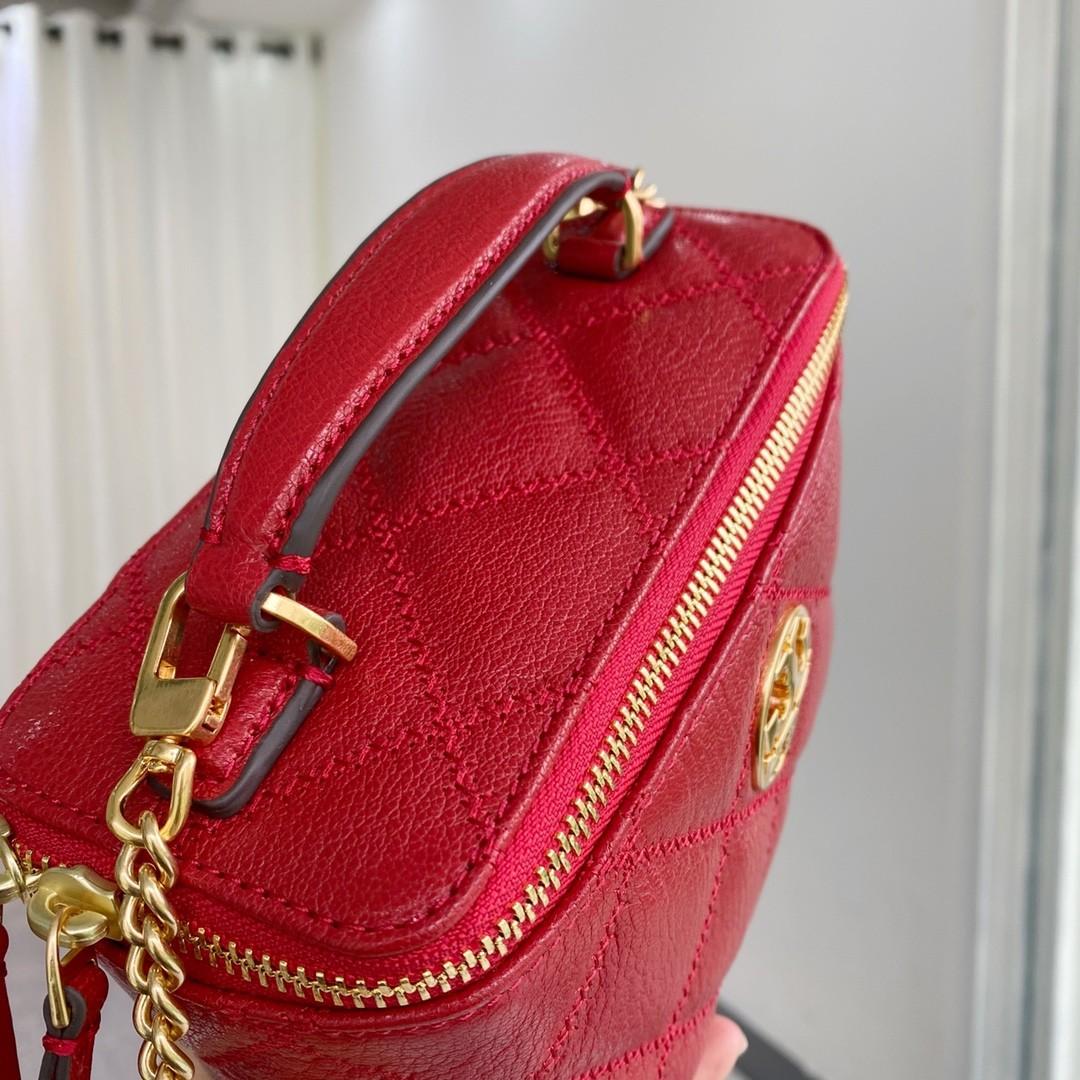 Tory Burch Willa Mini Vanity Bag, Women's Fashion, Bags & Wallets ...