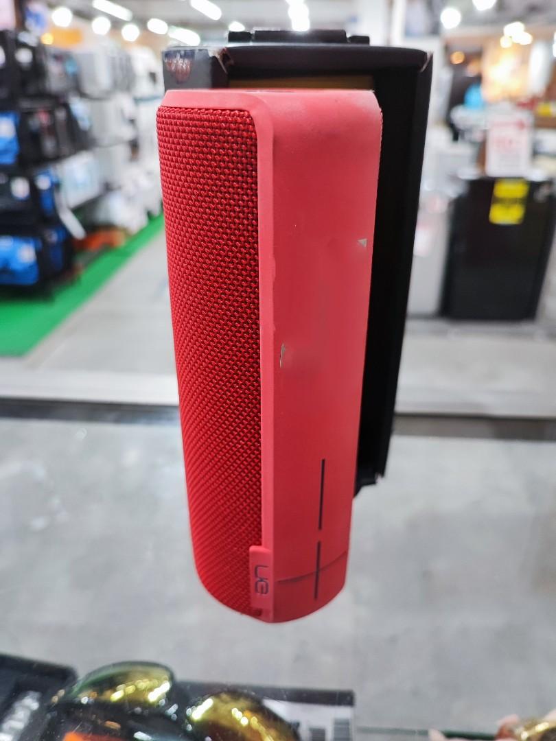UE BOOM 2 cherry bomb
