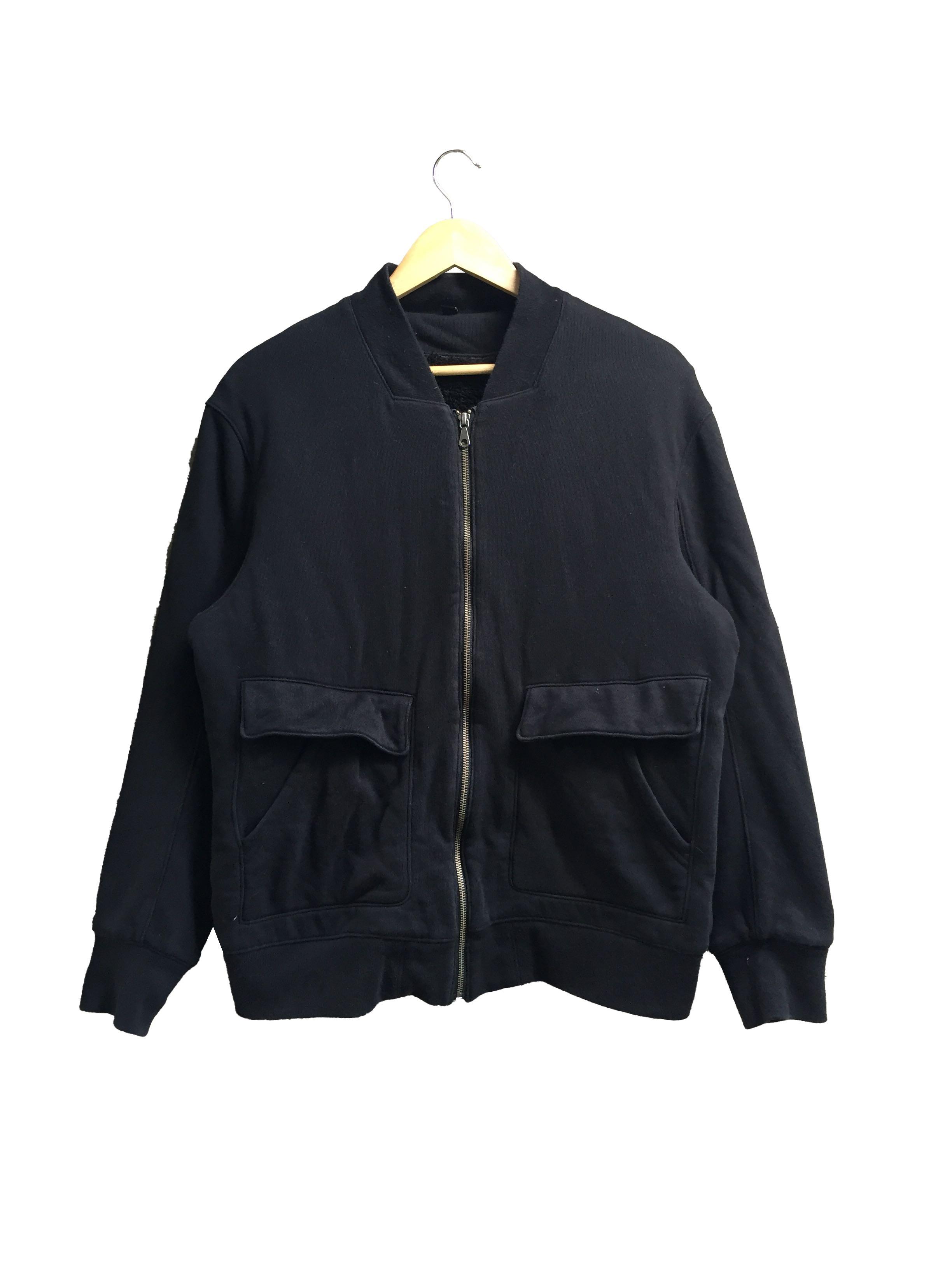 Uniqlo Bomber Jacket, Men's Fashion, Coats, Jackets and Outerwear on ...