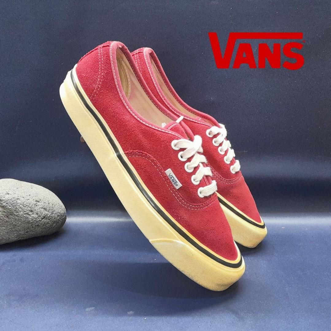 Vans 507452 Anaheim Dx Red Classic Size 41, Fesyen Pria, Sepatu , Sneakers  di Carousell