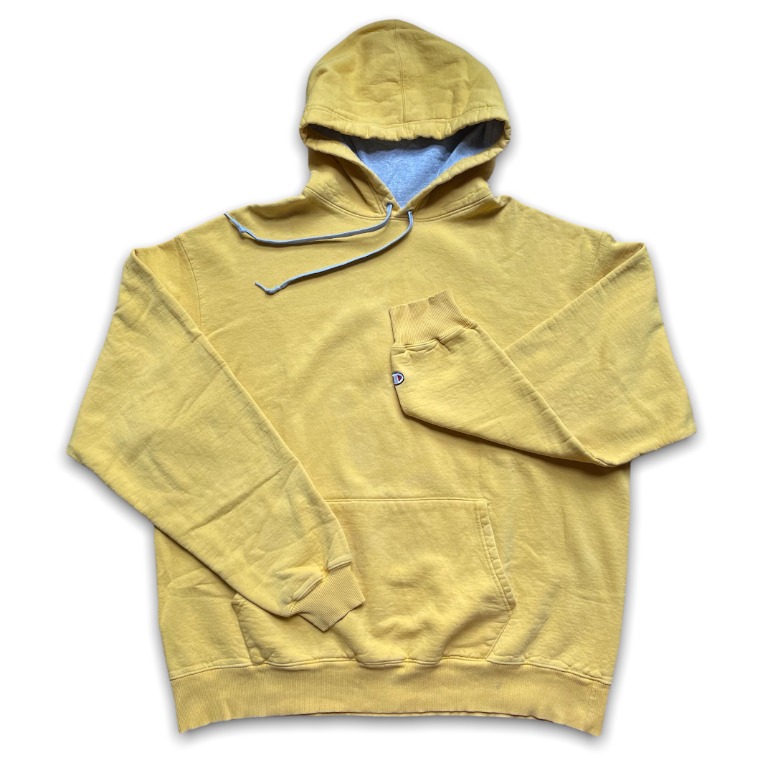 yellow sweat shirt