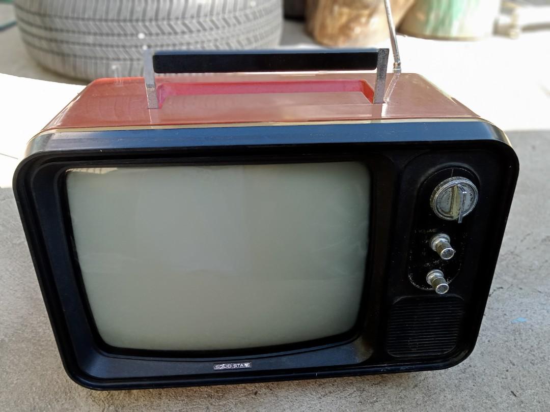 Vintage Tube TV HITACHI ), TV  Home Appliances, TV  Entertainment, TV  on Carousell