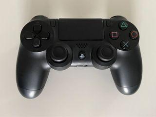 3x PS4 Dualshock Controller - Black / Silver and Urban Camouflage Green