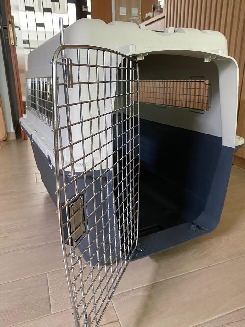 90cm dog crate, Pet Supplies, Homes & Other Pet Accessories on Carousell