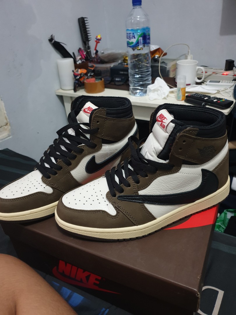 Air jordan 1 high travis scott