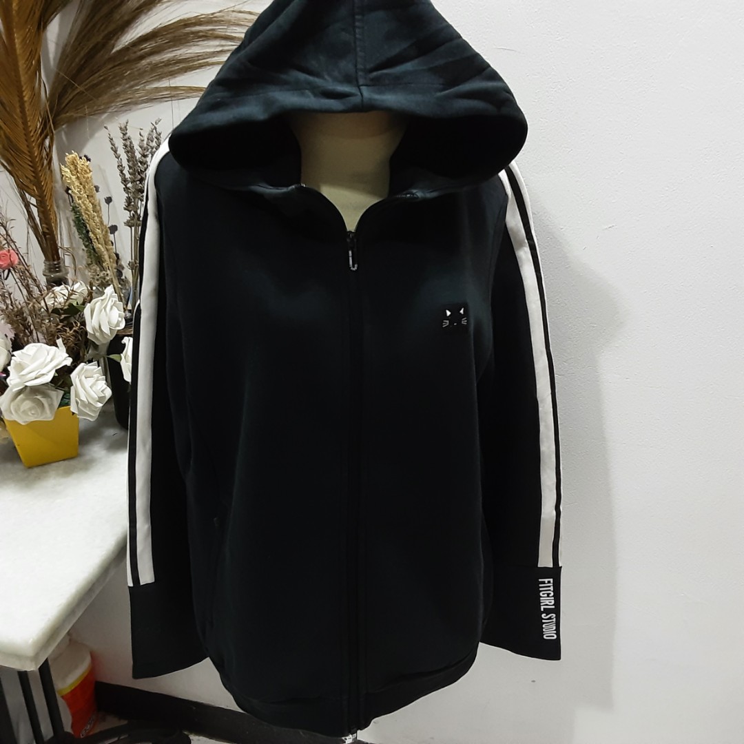 Anta sports sales apparel products